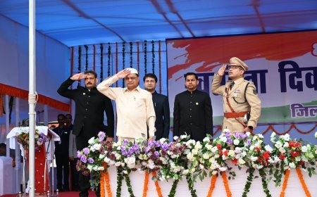 कवर्धा में हर्षोल्लास से मनाया गया 80वां स्वतंत्रता दिवस, प्रभारी मंत्री लखन लाल देवांगन ने किया ध्वजारोहण