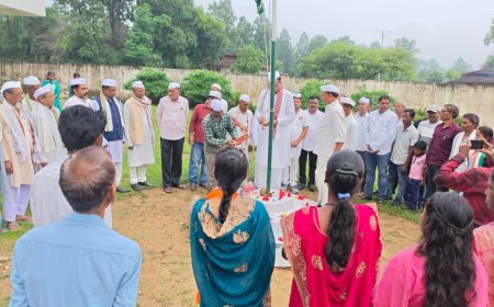 बलरामपुर राजीव भवन में हर्षोल्लास के साथ मनाया गया स्वतंत्रता दिवस