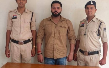 महावीर बाजार चौक पर तलवार लहराकर लोगों को डराने वाला युवक गिरफ्तार, आर्म्स एक्ट में कार्रवाई