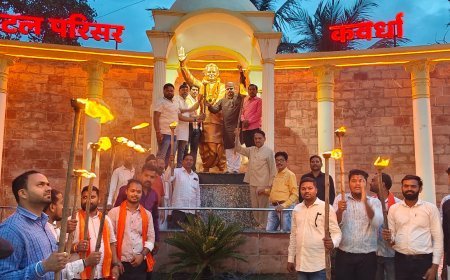 भाजयुमो ने निकाली मशाल रैली, ‘वंदे मातरम्’ के अपमान का जताया विरोध
