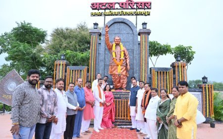 अटल बिहारी वाजपेयी की 8वीं पुण्यतिथि पर रायपुर में जनप्रतिनिधियों ने किया श्रद्धापूर्वक नमन