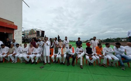 वंदे मातरम् के अपमान के विरोध में भाजपा ने छिंदवाड़ा में निकाली मशाल यात्रा