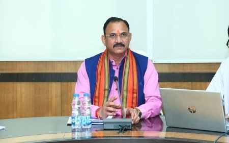 स्वास्थ्य मंत्री श्याम बिहारी जायसवाल ने विभागीय कार्यों की समीक्षा की, अधिकारियों को दिए जरूरी निर्देश