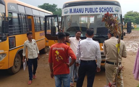 देवभोग में निजी स्कूल वाहनों की जांच, बच्चों की सुरक्षा को लेकर DTO ने दिए सख्त निर्देश