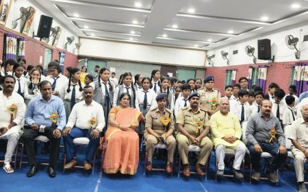 देवेन्द्र नगर के स्कूल में साइबर जागरूकता कार्यक्रम, विद्यार्थियों को ऑनलाइन ठगी से बचाव की दी जानकारी