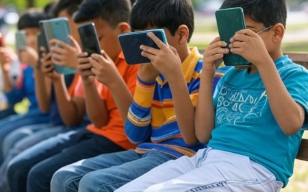 बच्चों के सोशल मीडिया इस्तेमाल पर रोक की मांग, दिल्ली HC ने कहा- प्रतिबंध लगाना अदालत के अधिकार में नहीं