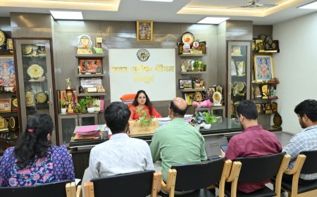 महापौर मीनल चौबे ने स्वच्छ भारत मिशन के कार्यों की समीक्षा की, शौचालय निर्माण और कचरा प्रबंधन में तेजी के निर्देश