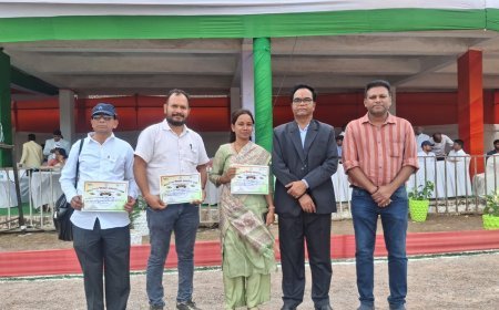 नक्सल प्रभावित रिसगांव में 12 साल से स्वास्थ्य सेवा की मिसाल, दुर्गम हालातों में डॉ. दुर्गेश साहू की सेवा को सम्मान
