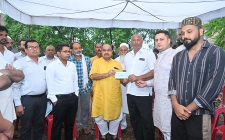 नवा रायपुर ब्लू वाटर हादसे में आदिल के निधन पर परिजनों से मिले, 4 लाख की आर्थिक सहायता दी