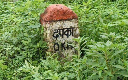 हाईवे से लगा ग्राम दपका, बदहाल सड़क से स्कूली बच्चों की सुरक्षा पर मंडरा रहा खतरा