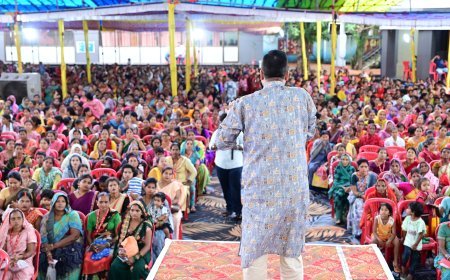 11 हजार से अधिक बहनों ने विधायक रिकेश सेन को बांधा रक्षासूत्र, लोकांगन में उमड़ा स्नेह का सैलाब