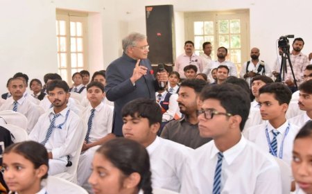 दुनिया के सबसे बड़े लोकतंत्र का भविष्य हैं छात्र: CEC ज्ञानेश कुमार