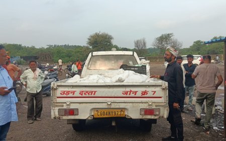 सरोजना शराब दुकान अहाता में गंदगी मिलने पर निगम जोन 7 की कार्रवाई, 5 क्विंटल पानी पाउच-पॉलीथिन जब्त कर 15 हजार का जुर्माना