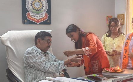 एक राखी–कर्तव्य को नमन: ABVP की अनूठी पहल, खाकी के साहस और समर्पण को किया सलाम