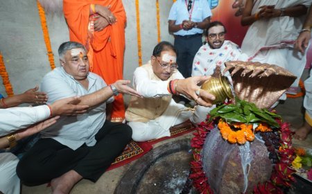 मुख्यमंत्री विष्णुदेव साय ने बाबा कर्मेश्वर का किया रुद्राभिषेक, कर्रा में मंगल भवन निर्माण की घोषणा