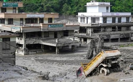 नेपाल में बाढ़-भूस्खलन की त्रासदी पर धीरेंद्र कृष्ण शास्त्री ने जताया दुख, राहत सामग्री और मेडिकल टीम भेजने का ऐलान