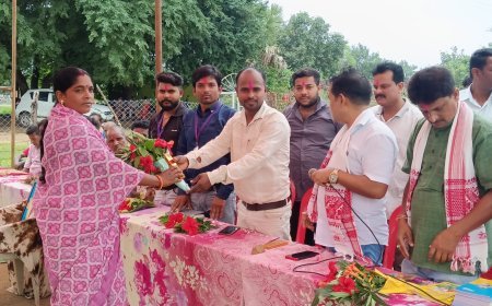 अतिसंवेदनशील मुझिकुटनी में पहुंची परलकोट जनकल्याण संस्था, ग्रामीणों को किया जागरूक