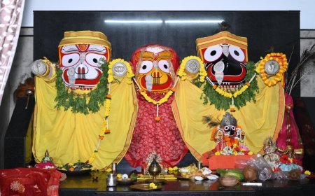 जगन्नाथ मंदिर में 2100 महिलाओं ने भगवान जगन्नाथ को अर्पित किया रक्षा सूत्र, भक्तिमय हुआ माहौल