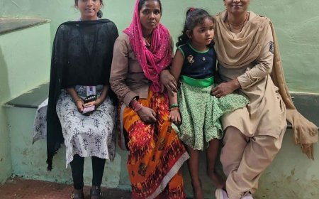 कलेक्टर कॉलोनी के प्रतीक्षालय में मिली बच्ची को कोतवाली पुलिस ने सुरक्षित मां को सौंपा