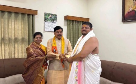 आध्यात्मिक गुरु बच्चा महाराज से मुख्यमंत्री मोहन यादव ने सहपरिवार लिया आशीर्वाद, जनहित और प्रदेश के भविष्य पर हुआ मंथन