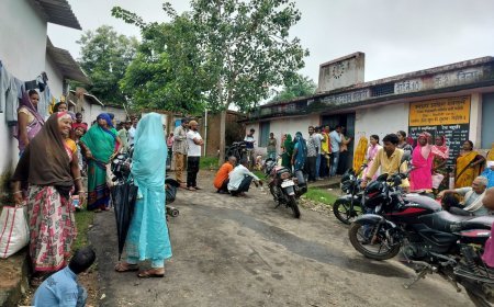 मोरवा वार्ड-10 की राशन दुकान पर हंगामा, राशन वितरण में अव्यवस्था के आरोप