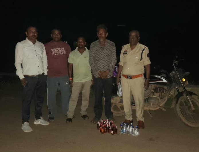 अवैध शराब के खिलाफ गुण्डरदेही पुलिस की बड़ी कार्रवाई, 32 पौवा शराब के साथ आरोपी गिरफ्तार