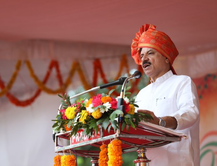 छिंदवाड़ा में गरिमामय माहौल में मनाया गया 80वां स्वतंत्रता दिवस, परिवहन एवं स्कूल शिक्षा मंत्री राव उदय प्रताप सिंह ने किया ध्वजारोहण