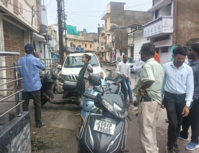 रायपुर में निगम की राजस्व वसूली तेज, बकाया नहीं चुकाने पर संपत्तियां सीलबंद, कार्रवाई होते ही जमा हुई लाखों की राशि