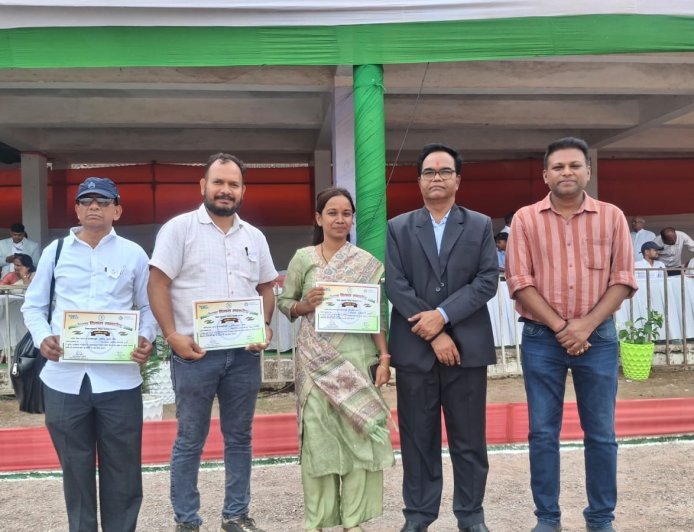 नक्सल प्रभावित रिसगांव में 12 साल से स्वास्थ्य सेवा की मिसाल, दुर्गम हालातों में डॉ. दुर्गेश साहू की सेवा को सम्मान