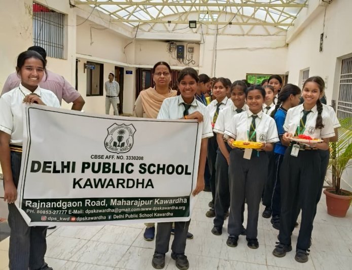 कवर्धा के दिल्ली पब्लिक स्कूल में रक्षाबंधन पर विशेष सभा, पुलिसकर्मियों और सुरक्षा कर्मियों को बांधी राखी