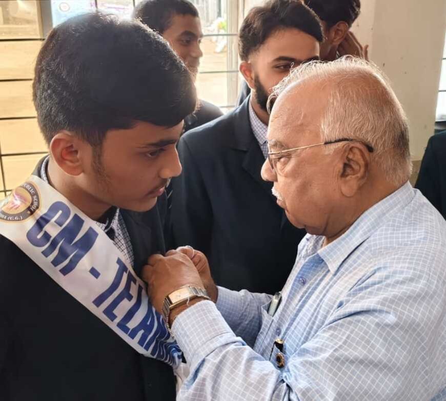 लोकतंत्र की पाठशाला बना अशोका पब्लिक स्कूल, बहुभाषीय शपथ के साथ छात्र संसद ने संभाली जिम्मेदारी