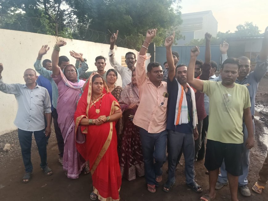 बजरंग पावर प्लांट के खिलाफ टंडवा पंचायत का उग्र विरोध, गेट नंबर-2 पर धरना; जेसीबी से सड़क खोदकर जताया आक्रोश