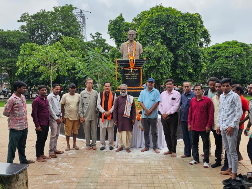पंडित रविशंकर शुक्ल और विद्याचरण शुक्ल की जयंती पर रायपुर में श्रद्धांजलि, गणमान्यजनों ने किया नमन