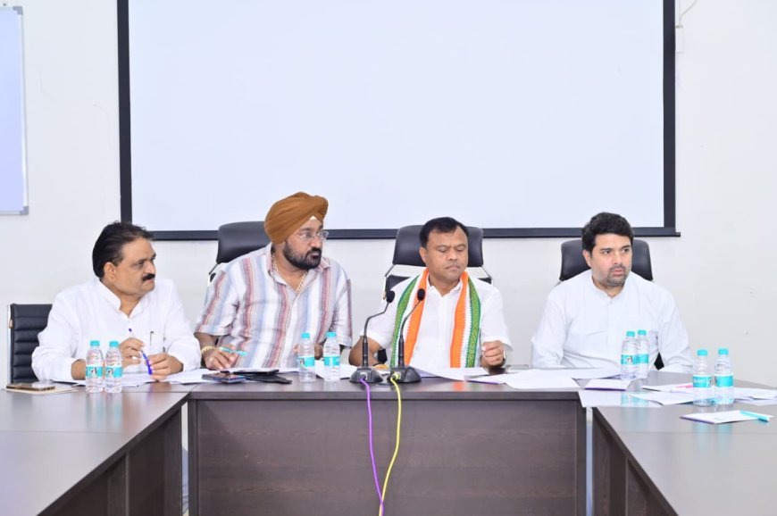 कांग्रेस सोशल मीडिया की नई टीम के चयन के लिए प्रदेश मुख्यालय में इंटरव्यू आयोजित