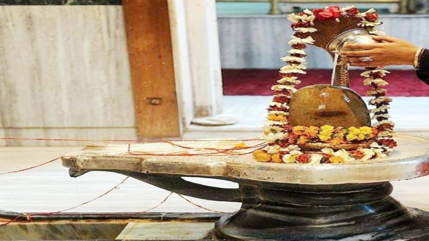 भोलेनाथ की कृपा पाने के लिए सावन के पहले सोमवार को करें ये उपाय