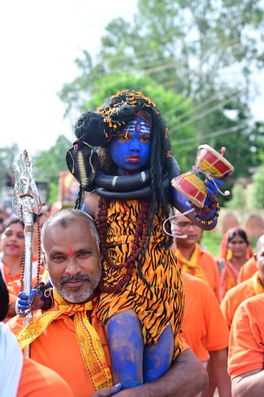 जब कंधे पर विराजे "नन्हे महादेव", भोरमदेव पदयात्रा में आस्था का अनूठा दृश्य बना आकर्षण