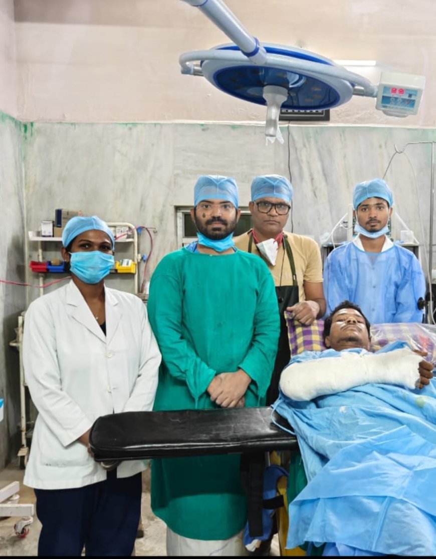 मनेंद्रगढ़ अस्पताल में जांघ की त्वचा का हाथ में सफल प्रत्यारोपण, सेप्टिक शॉक से जूझ रहे युवक को मिला नया जीवन