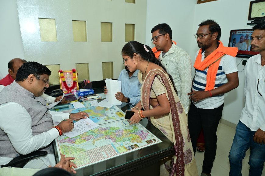 सहयोग केंद्र में शिक्षा मंत्री गजेंद्र यादव ने सुनी कार्यकर्ताओं की समस्याएं, 176 आवेदनों के त्वरित निराकरण के दिए निर्देश