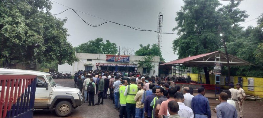 तिल्दा-नेवरा में पुलिस का विशेष सत्यापन अभियान, अवैध प्रवासियों और किरायेदारों की हो रही जांच