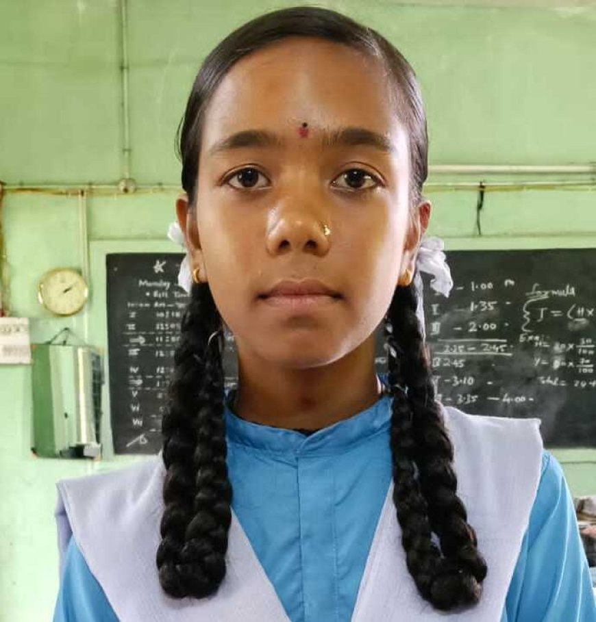 आधार कार्ड की बड़ी लापरवाही, 9वीं की छात्रा का नाम और जन्मतिथि गलत दर्ज, पिता लगा रहे दफ्तरों के चक्कर