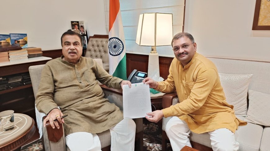 सांसद संतोष पांडेय ने केंद्रीय सड़क व परिवहन मंत्री नितिन गडकरी से की मुलाकात, जिले के विभिन्न सड़कों के उन्न्यन की मांग