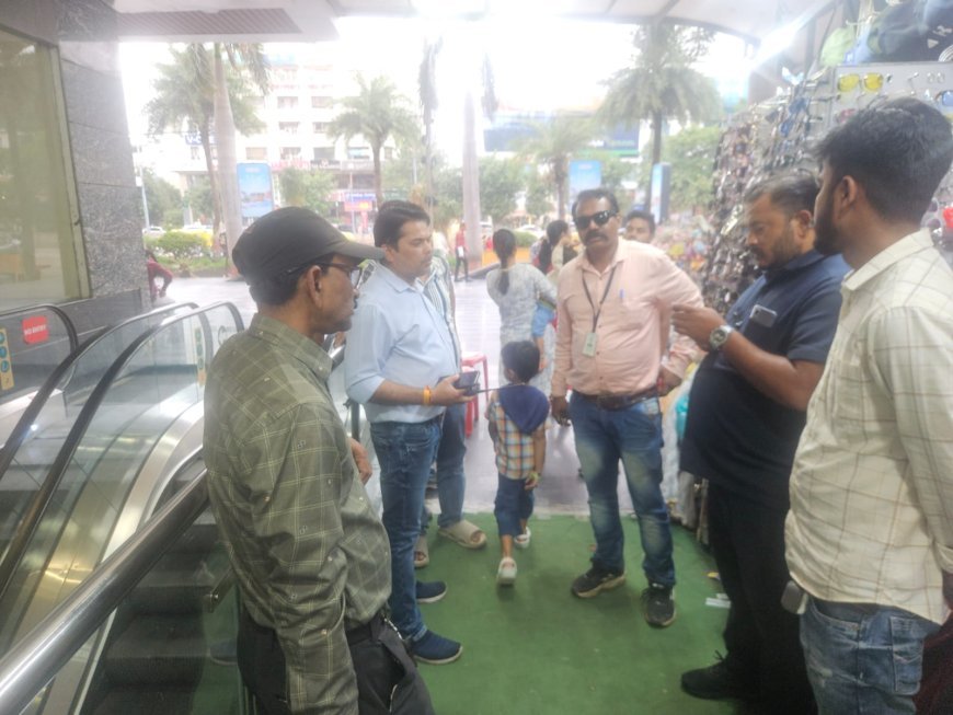 सी21 मॉल की पार्किंग पर निगम का एक्शन, 29 अवैध दुकानों पर ताले, ट्रैफिक राहत पर सवाल बरकरार