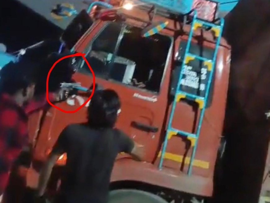 देवास में पेट्रोल पंप के पास ट्रक चालक से मारपीट, वाहन में तोड़फोड़ का VIDEO वायरल