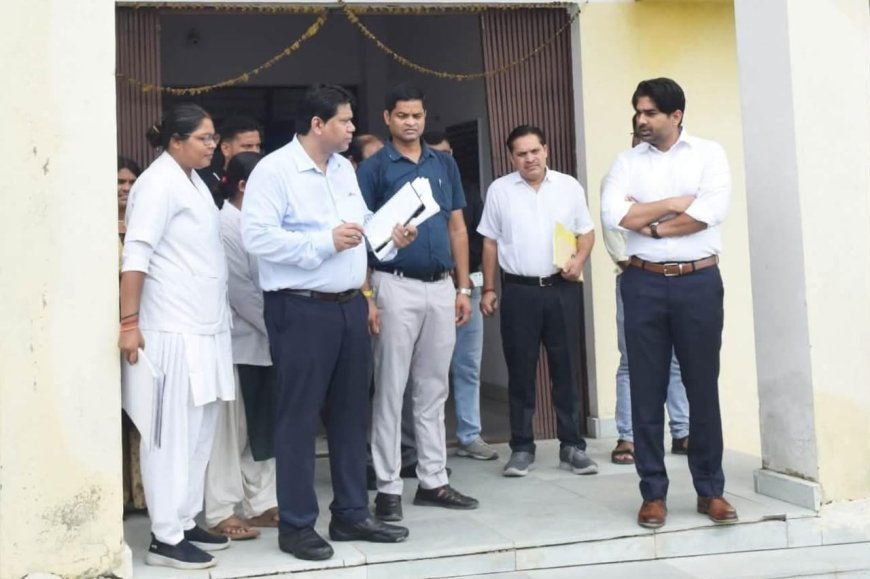 सिंगरौली कलेक्टर गौरव बैनल ने प्राथमिक स्वास्थ्य केंद्र तियरा का किया औचक निरीक्षण, स्वास्थ्य सेवाओं में सुधार के दिए निर्देश