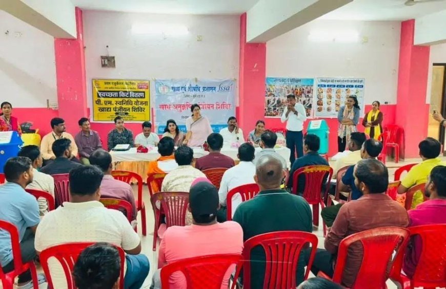 प्रथम एजुकेशन फाउंडेशन के कार्यक्रम में महापौर अलका बाघमार ने किया स्वच्छता किट का वितरण