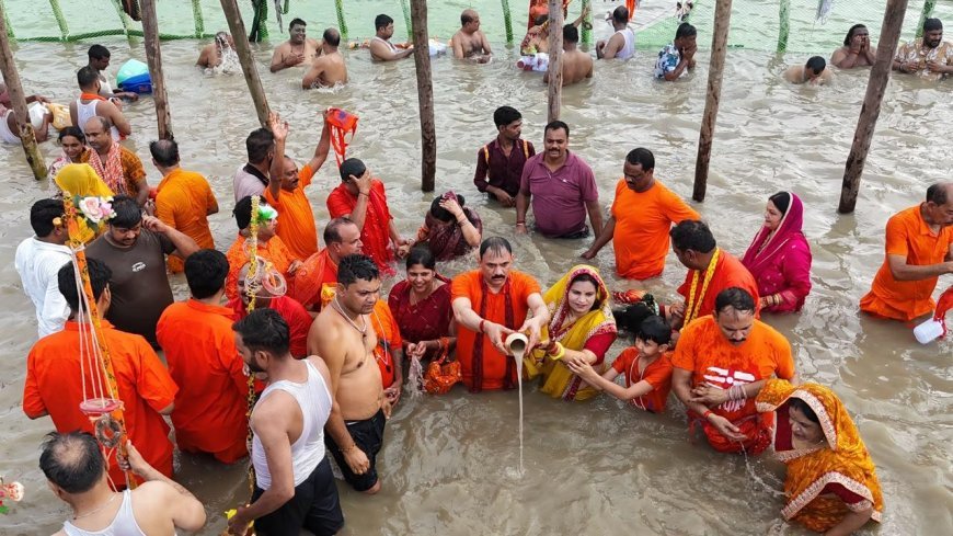 सावन में स्वास्थ्य मंत्री श्याम बिहारी जायसवाल ने देवघर और बासुकिनाथ में किया जलाभिषेक, प्रदेशवासियों की सुख-समृद्धि की कामना