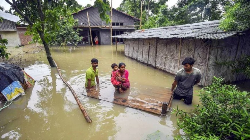 देशभर में बारिश का कहर: असम में बाढ़ से मौतों का आंकड़ा 100 के पार, कई राज्यों में जनजीवन प्रभावित