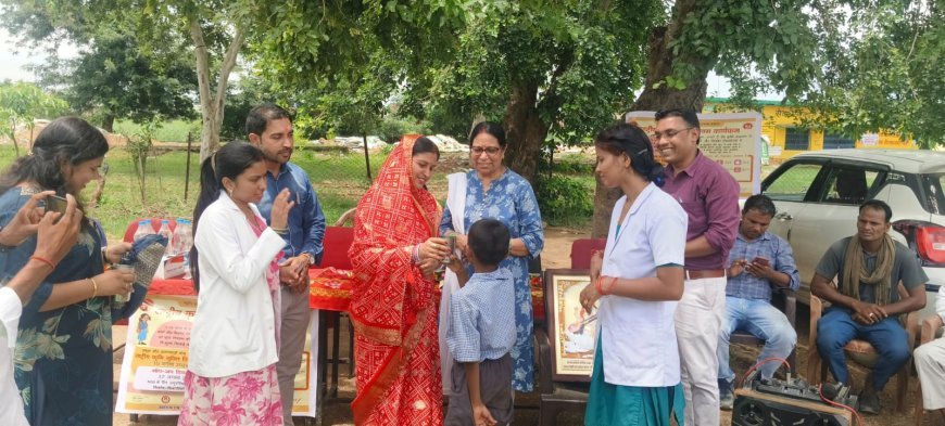 कवर्धा में राष्ट्रीय कृमिमुक्ति दिवस पर बच्चों को खिलाई गई एल्बेंडाजोल की दवा