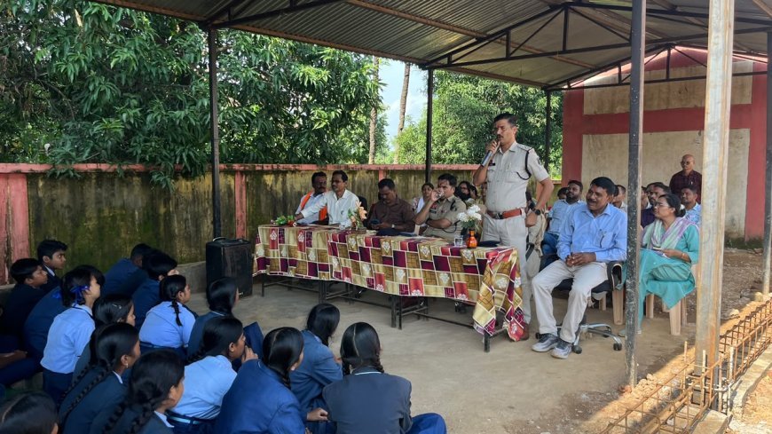 आत्मानंद स्कूल हरनगढ़ में जागरूकता कार्यक्रम, बच्चों को गुड टच-बैड टच और साइबर सुरक्षा की दी जानकारी