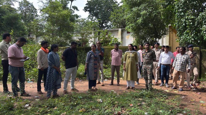 तिरंगा यात्रा की तैयारियों का जायजा लेने कलेक्टर और एसपी ने किया मार्ग एवं कार्यक्रम स्थलों का निरीक्षण